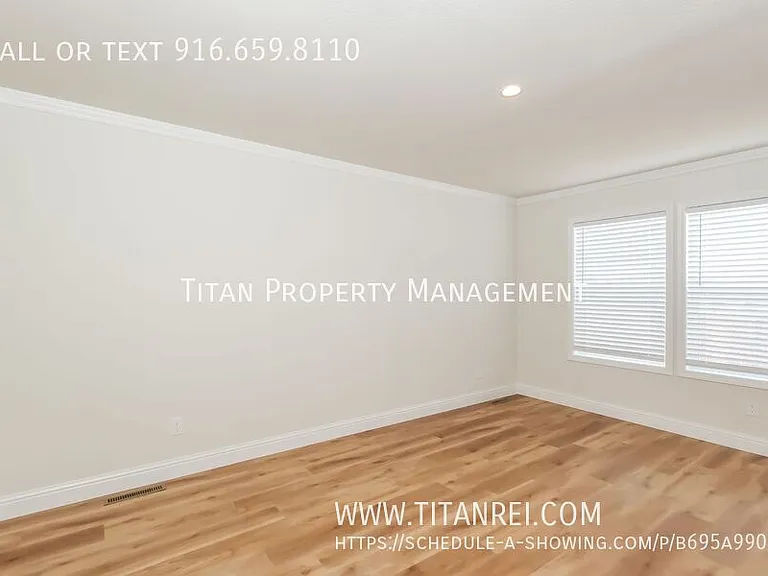 313 Vandenberg Cir — Photo 7