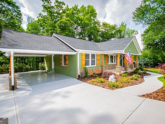 3rd image of 2454 Hilltop Dr