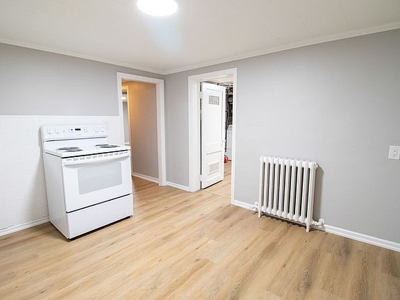 4th image of 138 Haig St