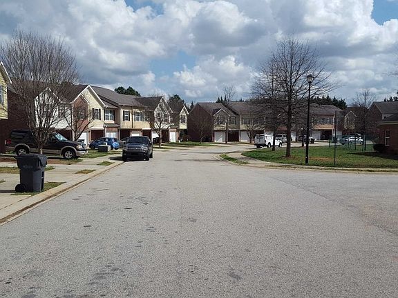 5th image of 435 Magnolia Gardens Walk
