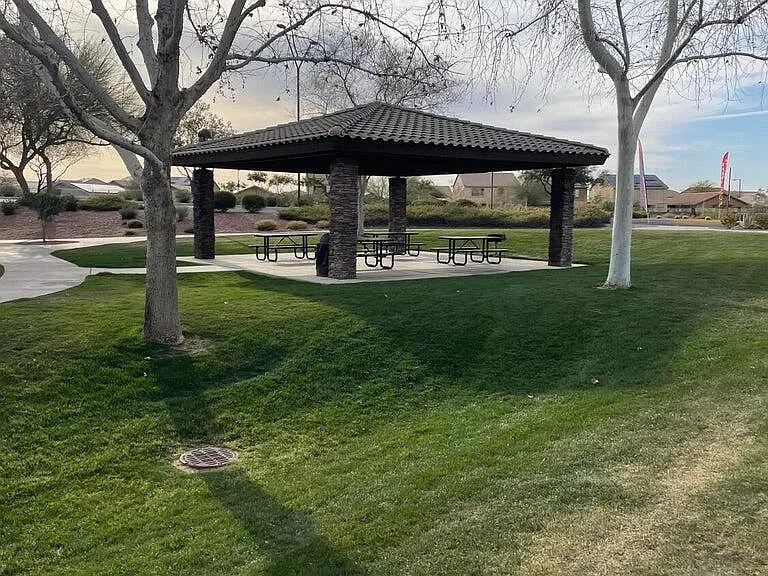 30916 W Verde Ln — Photo 32