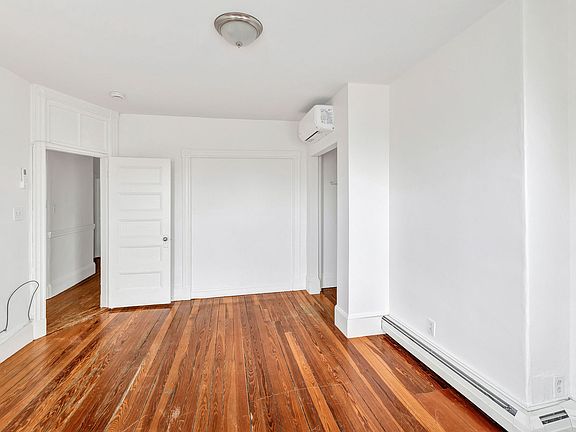 3rd image of 866 Huntington Ave #3