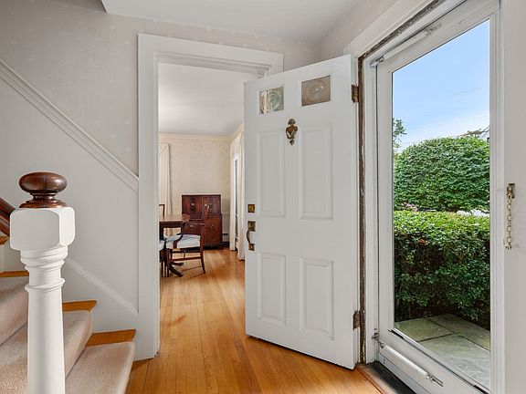 3rd image of 9 Oakley Rd