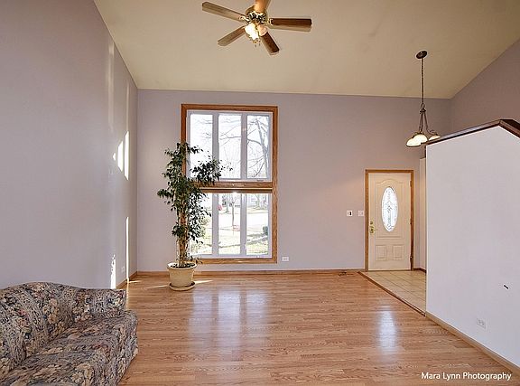 3rd image of 3124 Medford Ct
