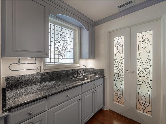 3rd image of 700 S HARBOUR ISLAND BOULEVARD #716