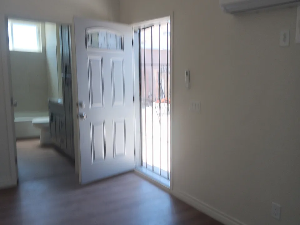 3919 Fernwood Ave