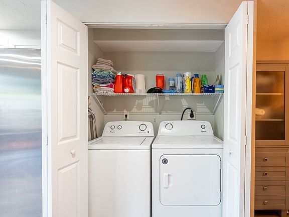 5th image of 414 N Cypress Dr APT D