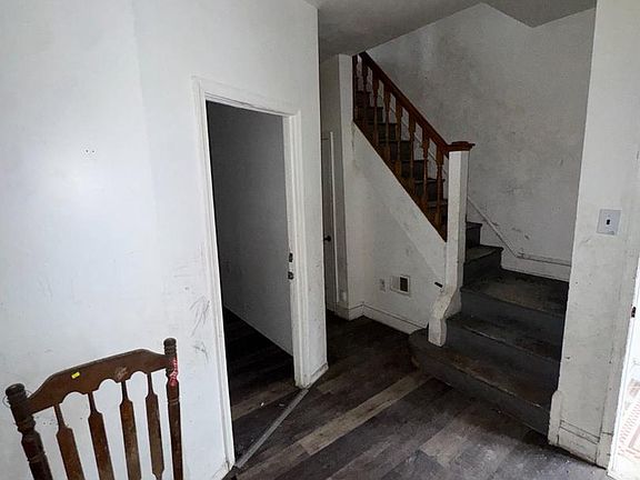 3rd image of 5919 Summer St