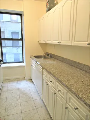 Rented by City Connections Realty | media 3