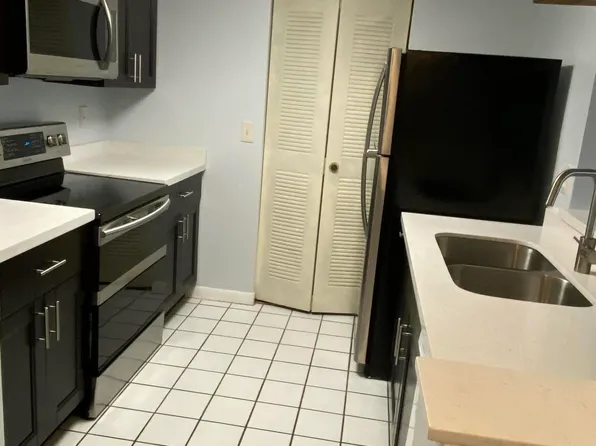 9899 Westview Dr APT 527, Pompano Beach, FL 33076