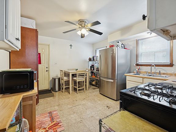 5th image of 1011 S 13th Ave