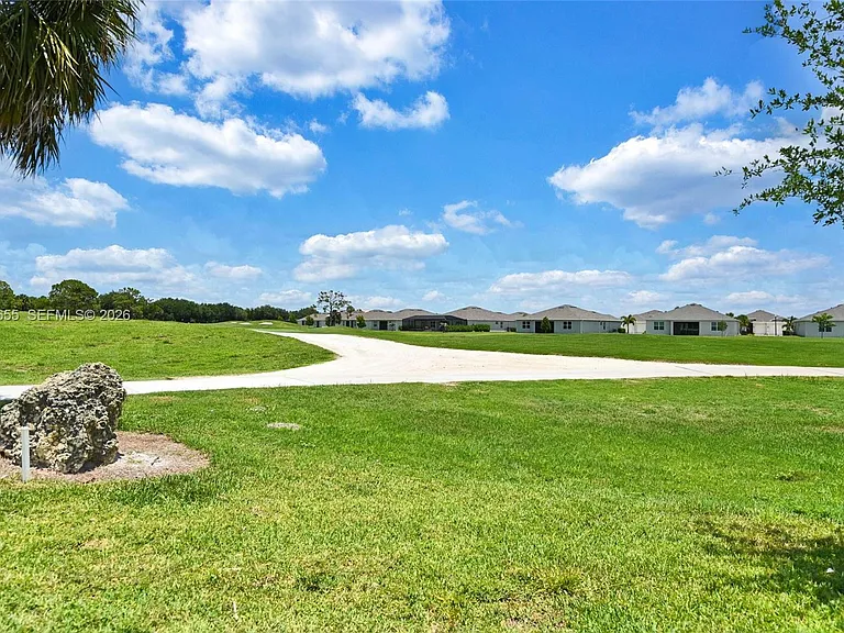 20545 Hazelnut Ct S — Photo 32