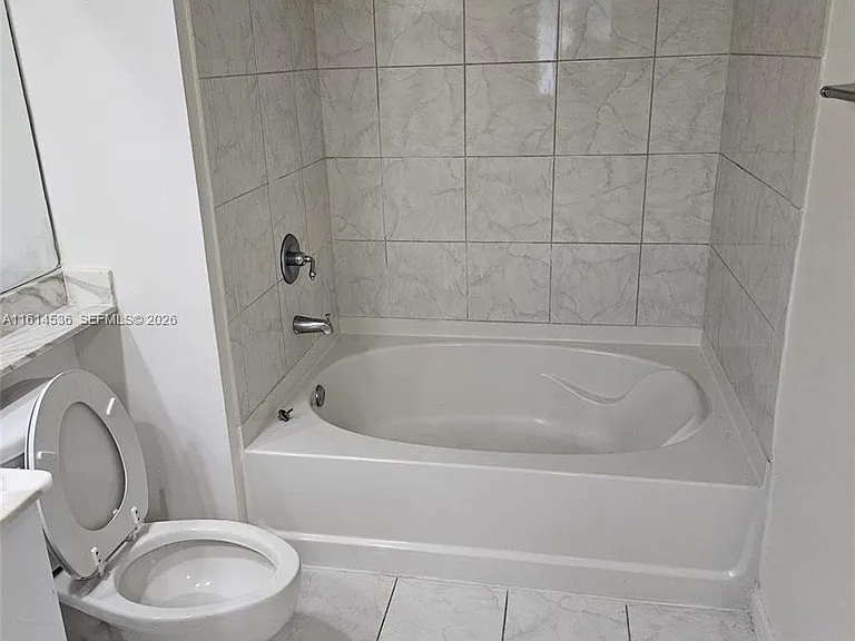 2775 Ne St #187 — Photo 9