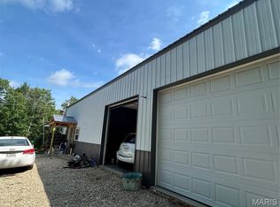 129 Shamrock Ln, Bourbon, MO 65441