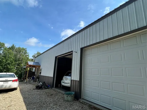 129 Shamrock Ln, Bourbon, MO 65441