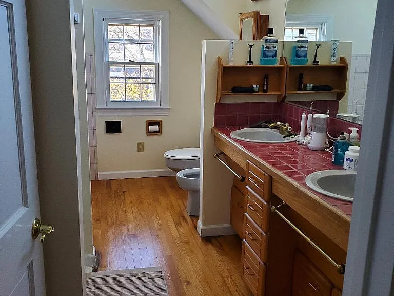 19 Grand Ave — Photo 33