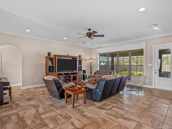 4th image of 1106 N Ella Kate Ln