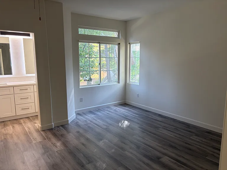 25735 Perlman Pl — Photo 5