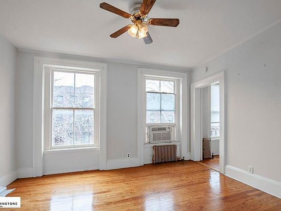 4th image of 479 Henry St #4