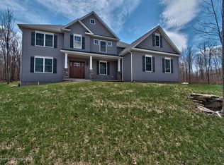 126 Highland Rd #L-90, Moscow, PA 18444