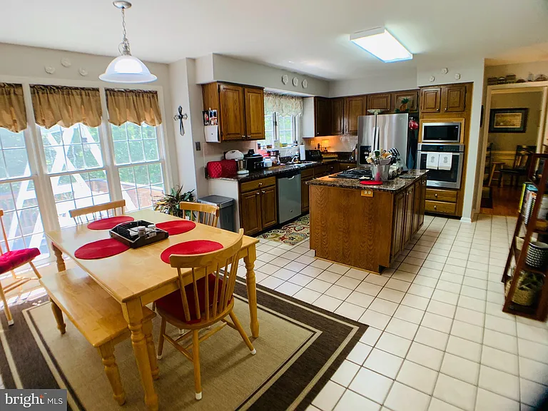 8604 Oak Chase Cir — Photo 20