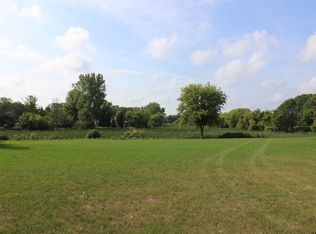1043 Suffolk Ct, Gurnee, IL 60031