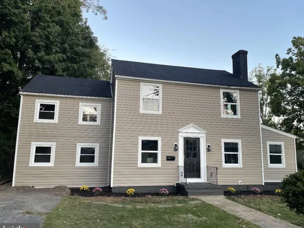 135 Blakeley Pl, Charles Town, WV 25414