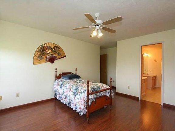 3rd image of 2520 Countryside Dr
