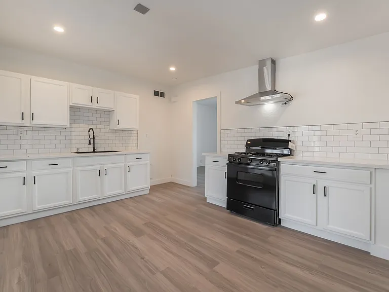 3200 E Owens Ave — Photo 6