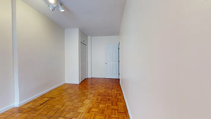 Rented by Bond New York | media 15