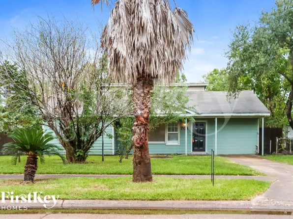 701 22nd Ave N, Texas City, TX 77590