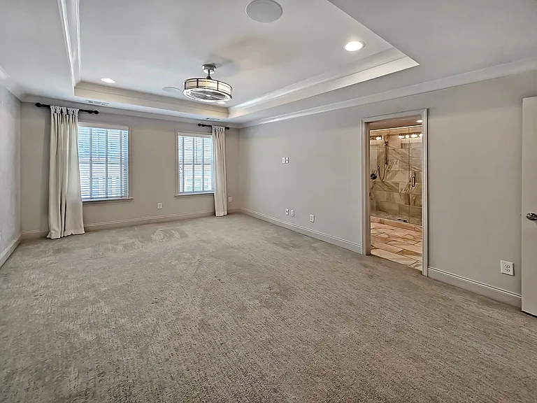 2142 Coventry Dr — Photo 33