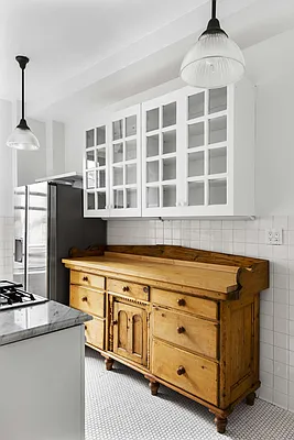 Rented by Compass | media 24