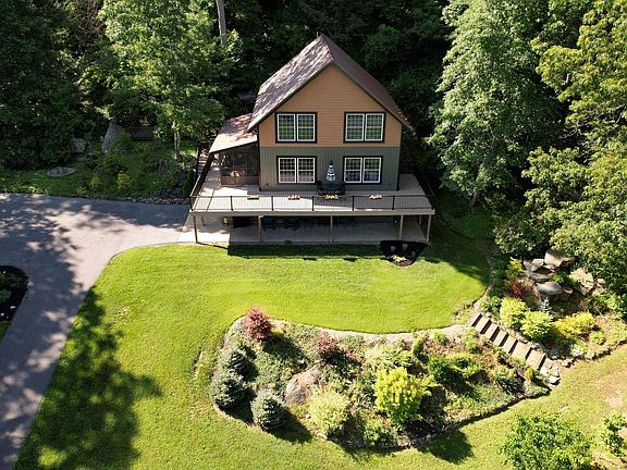 4th image of 226 Strawberry Hill Rd