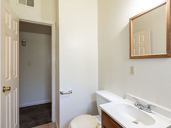 5th image of 2811 E 40th Pl N