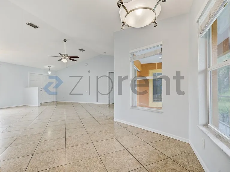2665 Parasol Ln — Photo 10