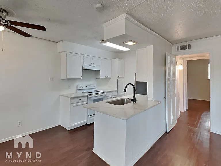 3624 Parkridge Dr #113 — Photo 7