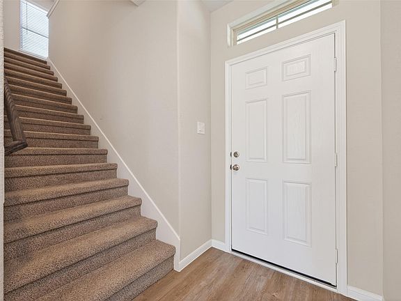 3rd image of 202 Emerald Thicket Ln