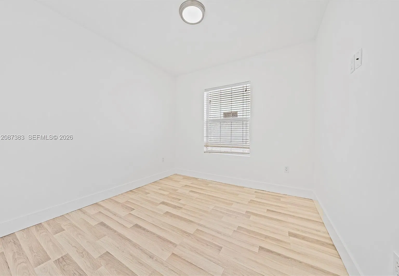 3 bed, 1200 sqft, $3,000 — Photo 4