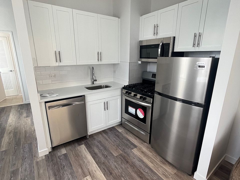 1st image of 556 3rd Ave APT 1901