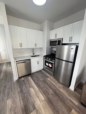 Rented by Maidman Realty Group LL | media 7