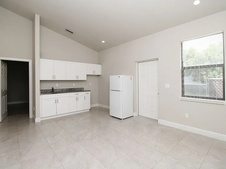2861 Tropicana Blvd — Photo 4