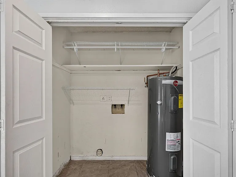 2026 Wedgewood Ln — Photo 9