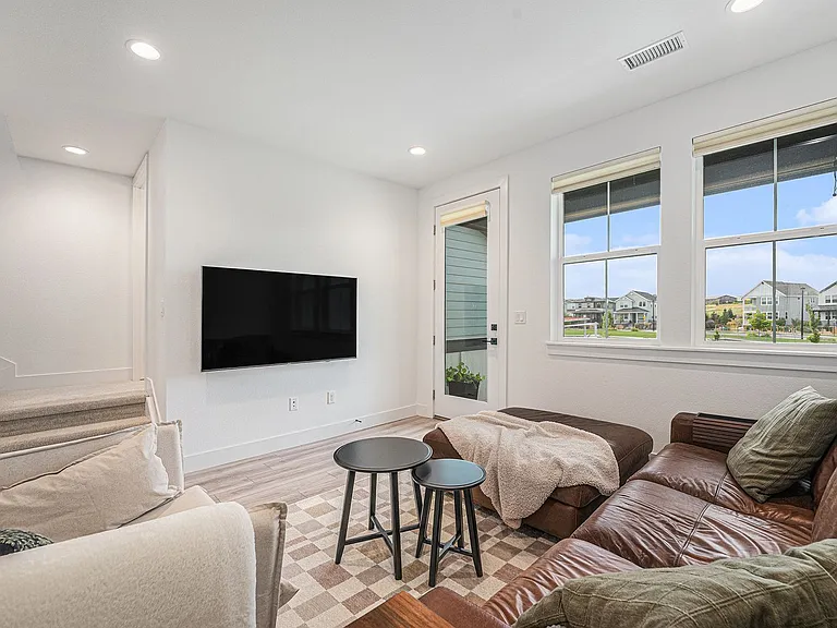 10378 Milwaukee Cir — Photo 3
