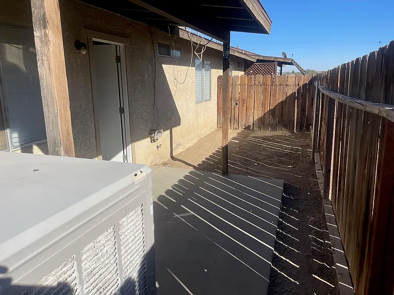 129 S Lumill St #B — Photo 6