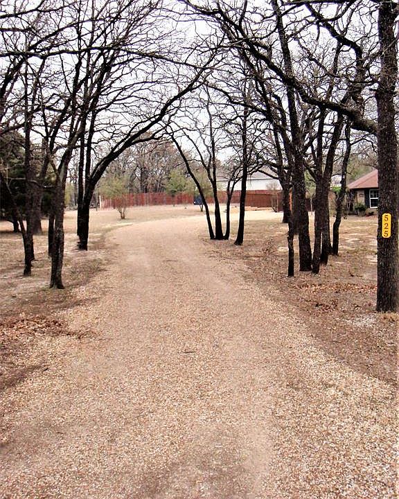 1st image of 525 Oak Hills Dr
