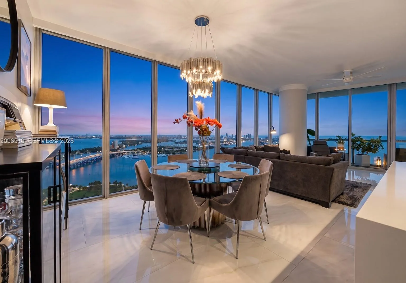 Marinablue Condo — Photo 1