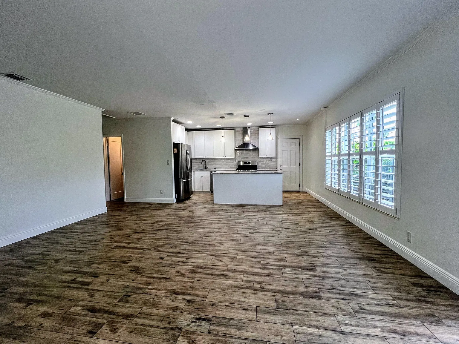2 bed, 2.0 bath, 1239 sqft, $3,250 — Photo 3