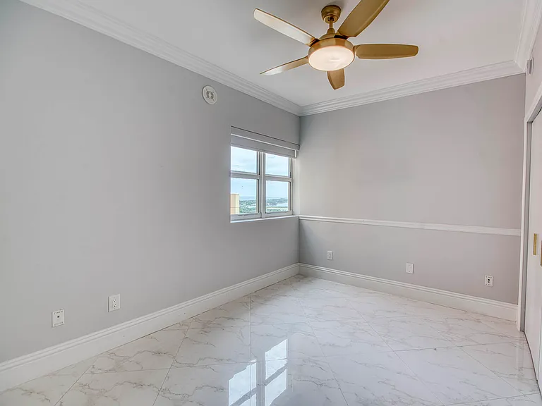 2650 Lake Shore Dr #2303 — Photo 24