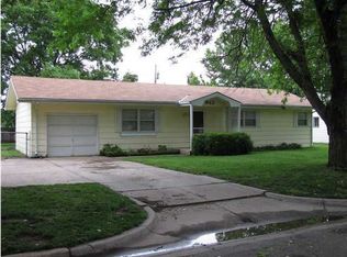 942 N Acadia Ave, Wichita, KS 67212
